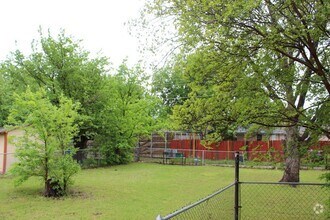 Building Photo - 2234 Loyce Dr
