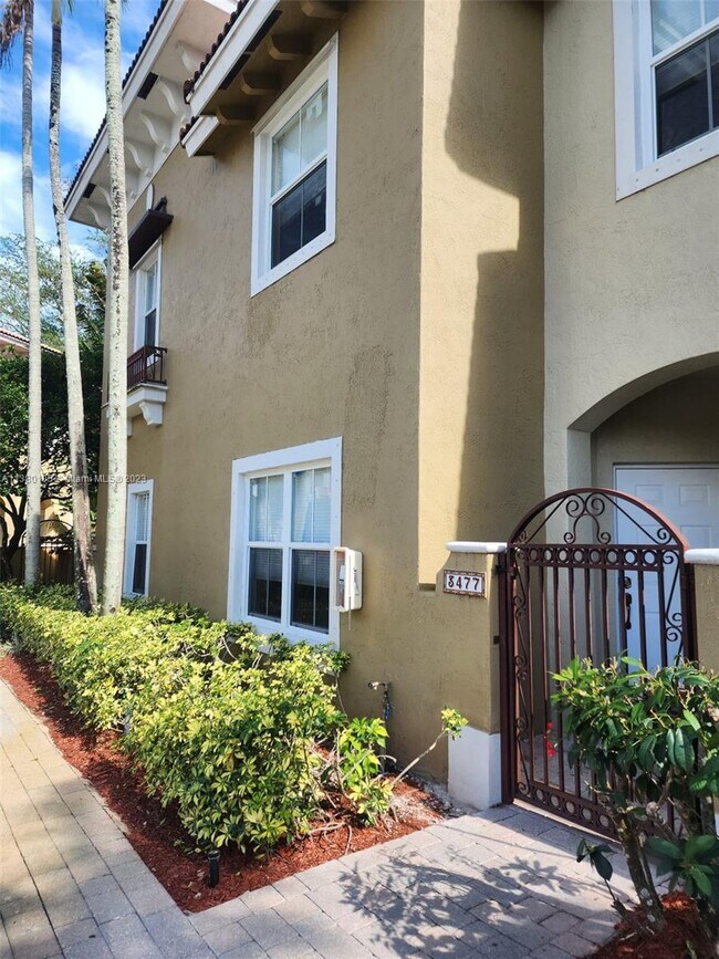 Foto del edificio - 3477 Merrick Ln