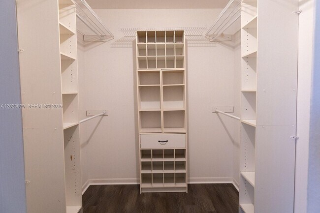 Foto del edificio - 8018 SW 18th Ct