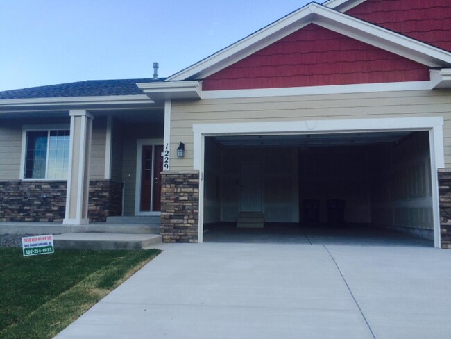 Building Photo - 1229 Alyssa Way