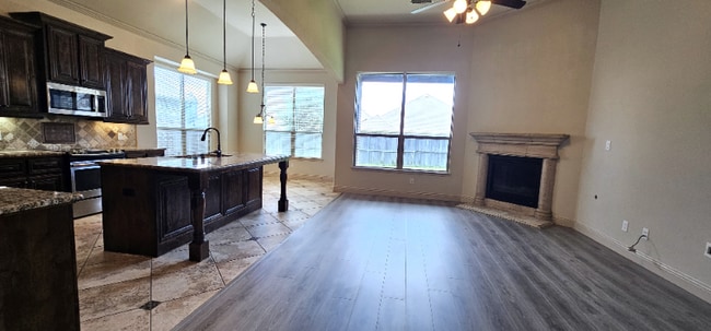 Building Photo - 944 Lake Meadow Ln