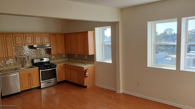 Foto del edificio - 646 Cookman Ave