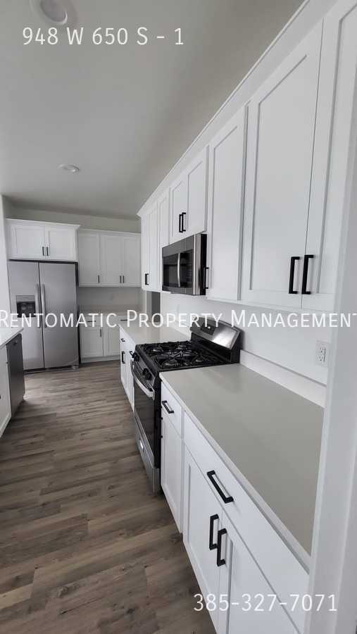 Foto del edificio - 948 W State Rd