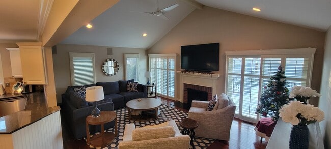 Foto del edificio - 547 Neff Rd