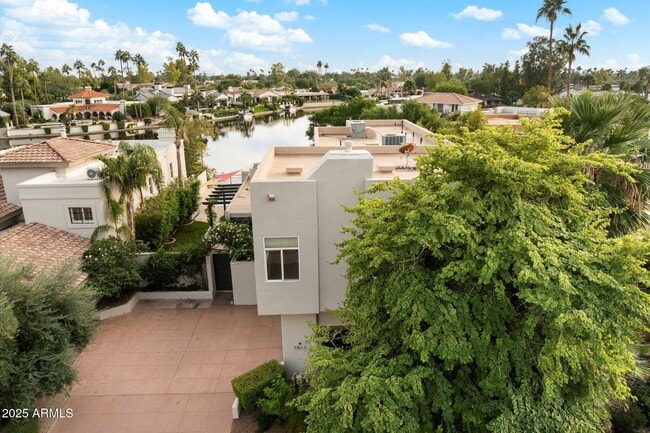 Foto del edificio - 7613 E Vía Del Reposo