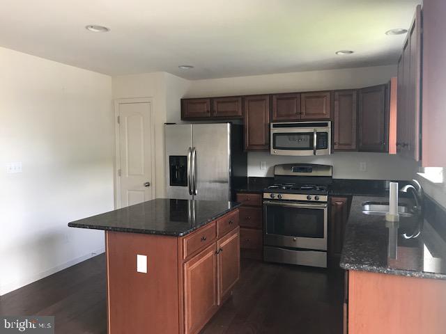 Foto del edificio - 608 Keswick Ct