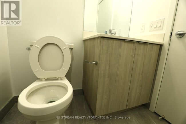 Building Photo - 395 Square One Dr