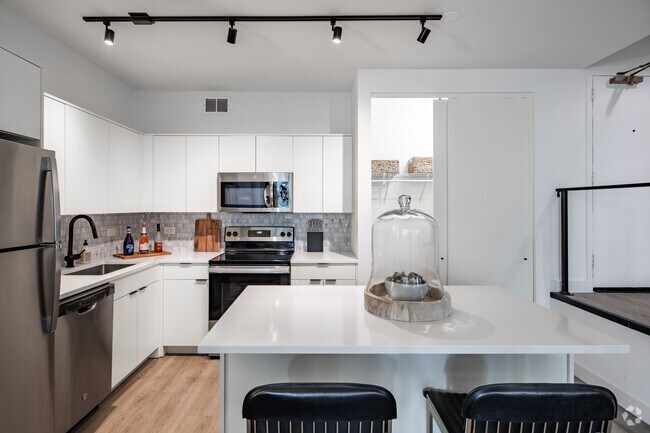 21 East Chestnut - 4