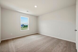 Building Photo - 10377 Red Cardinal Dr