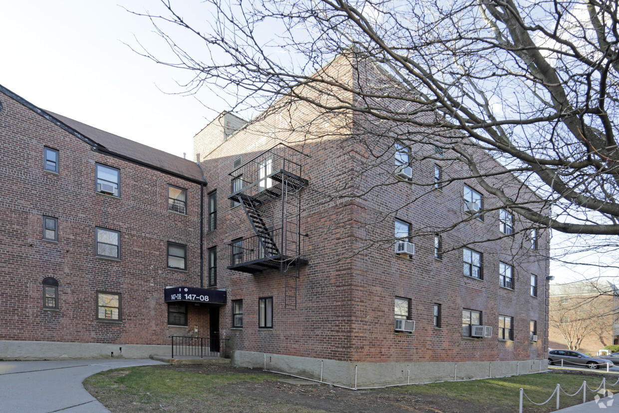 Kew Garden Hills - 147-08 72nd Rd