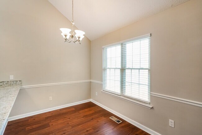 Foto del edificio - 1921 Pacific Pl