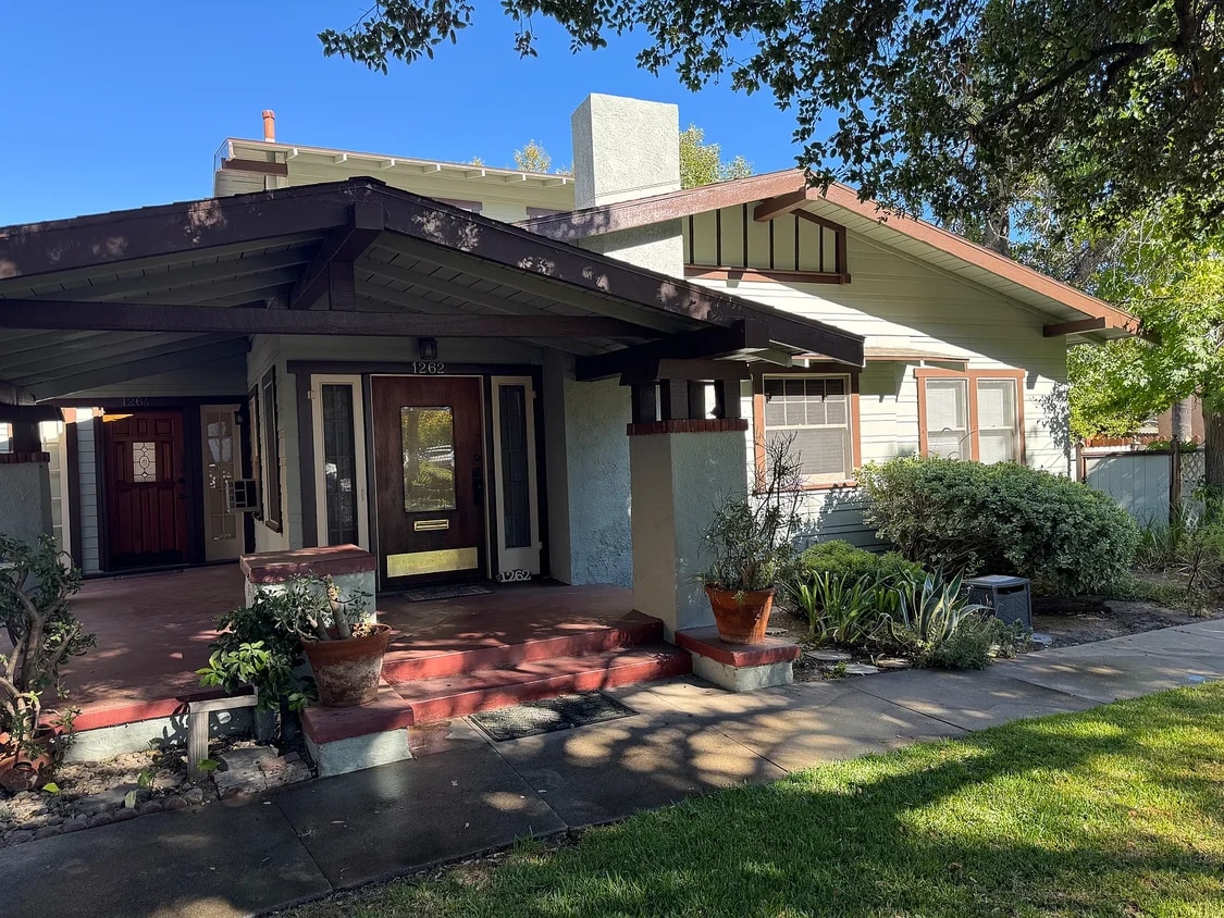 Foto principal - 1262 N Hudson Ave