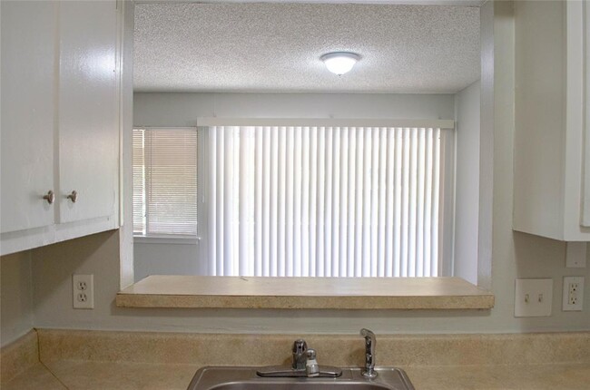 Foto del edificio - 8907 Parkfield Dr