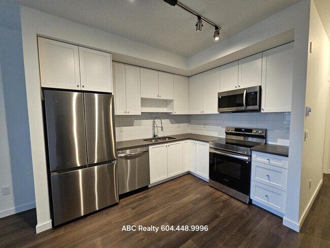 Photo du bâtiment - 15738-15785 85 Ave