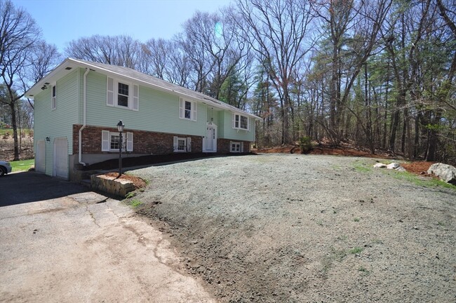 Building Photo - 138 Vega Rd