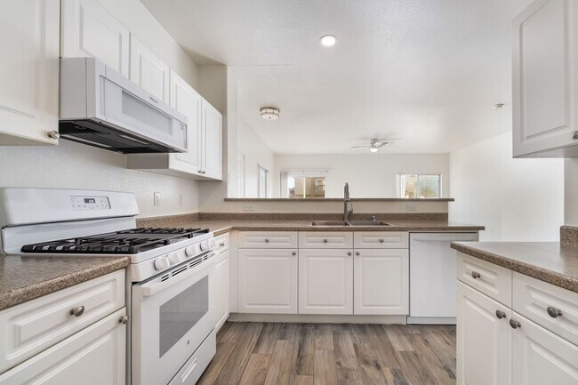 Foto del edificio - Modern Mountain’s Edge Townhouse with Community Amenities!