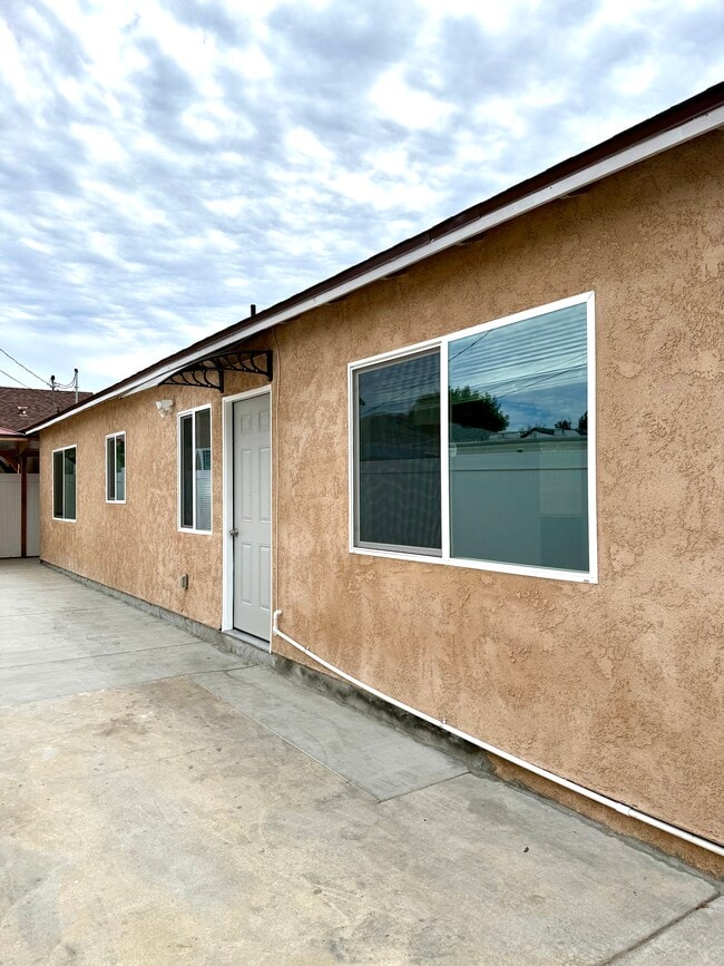 Foto del edificio - 6515 White Oak Ave