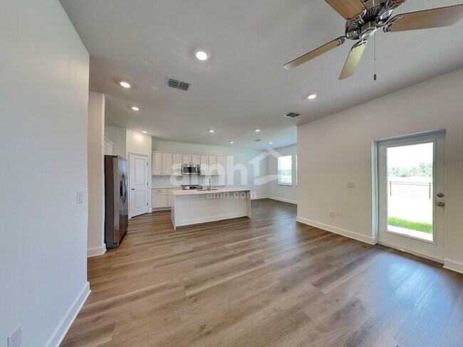 Foto del edificio - 3321 Carthage Ave