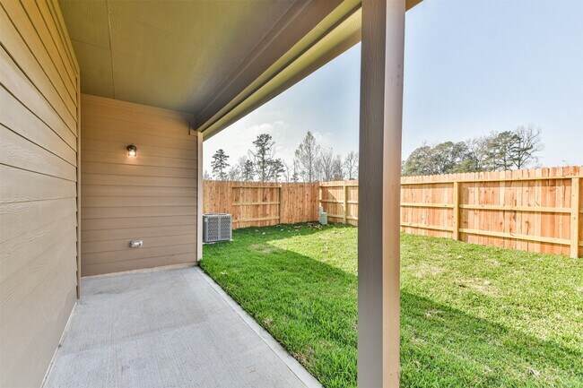 Foto del edificio - 9800 Grosbeak Ln