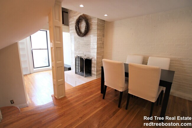 Building Photo - 124 Beacon St