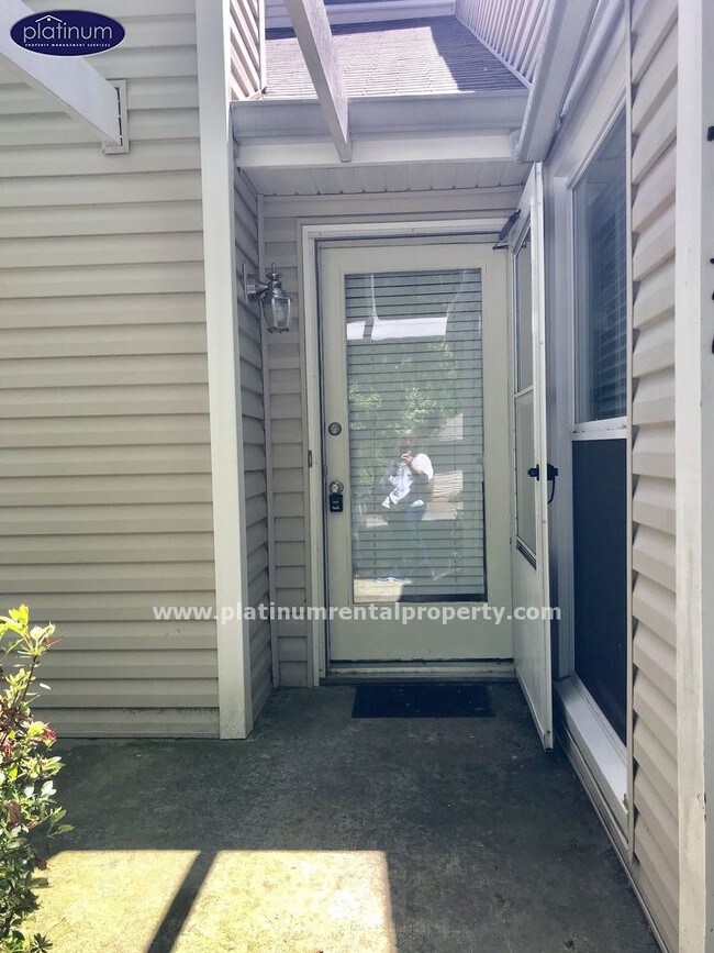 Foto del edificio - 1732 Cotton Patch Ln
