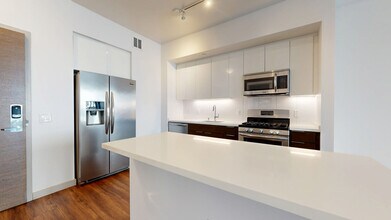 Interior Photo - 3033 Wilshire