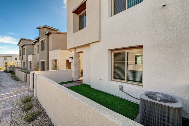 Foto del edificio - 600 Carriage Hill Dr