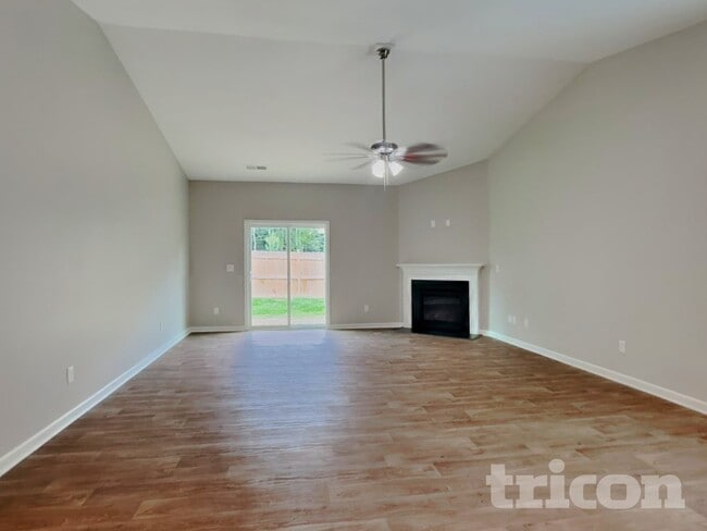 Building Photo - 1250 Aurora Glen Dr