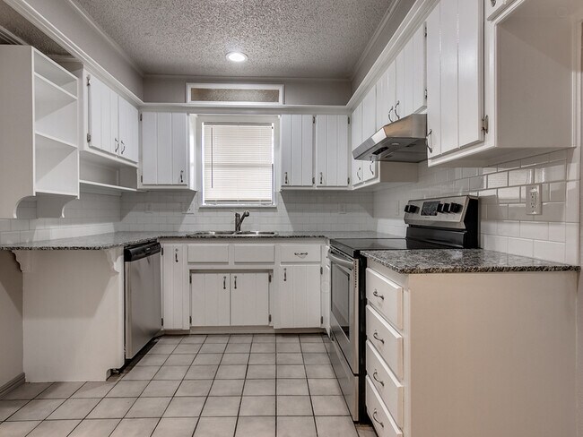 Foto del edificio - 2002 Vanessa Dr