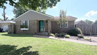 Building Photo - 1630 S Walnut Ln