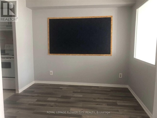 Photo du bâtiment - 115 Hillcrest Ave