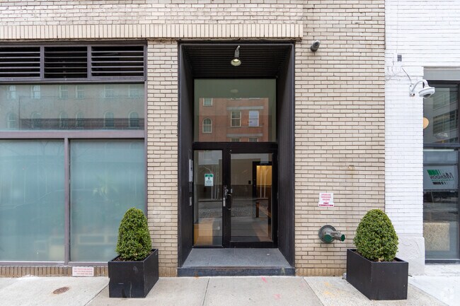 Entrance - 16 Desbrosses St