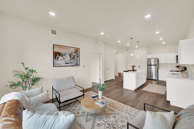 Building Photo - Welcome to Morrelli Apartments-2 MONTHS RENT FREE!