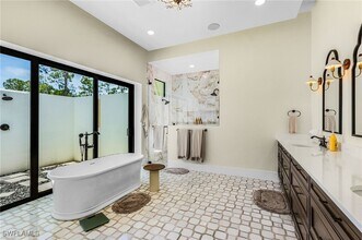 Building Photo - 618 31st St NW