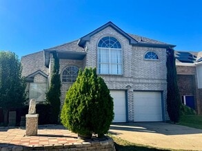 Building Photo - 6805 Canoe Ln