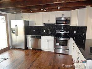 Building Photo - 21 Sherman St