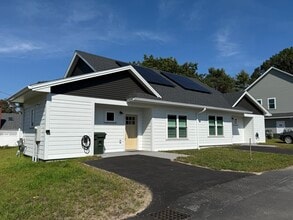 Building Photo - 42 O'Neil St