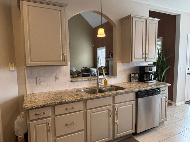 Foto del edificio - 109 Fieldcrest Ct