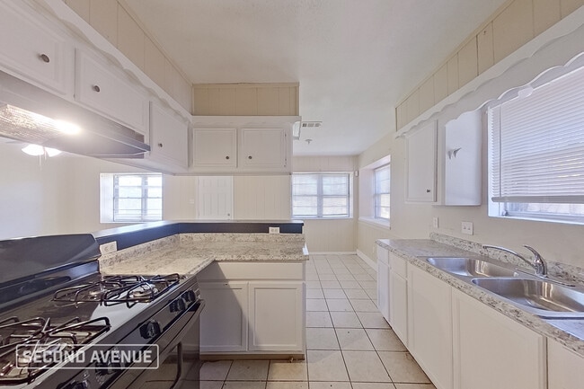 Building Photo - 6710 Maczali Dr