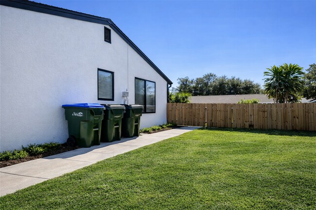 Building Photo - 8127 Chesebro Ave