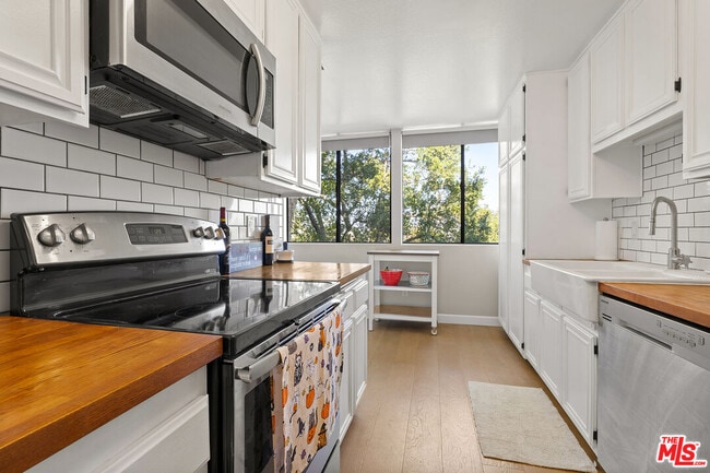 Foto del edificio - 4275 Vía Arbolada