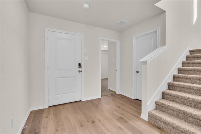 Foto del edificio - 5111 Eden Pt Dr