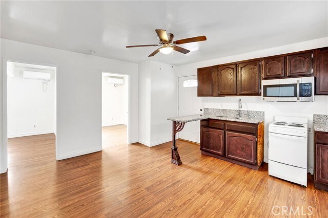 Building Photo - 909 Galemont Ave