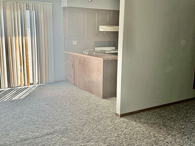 Foto del edificio - 8630 Lane Ave