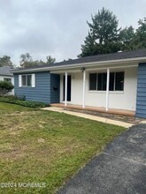 Building Photo - 25 Charlotteville Dr S