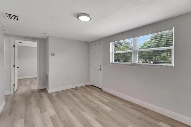 Foto del edificio - 4700 80th St N