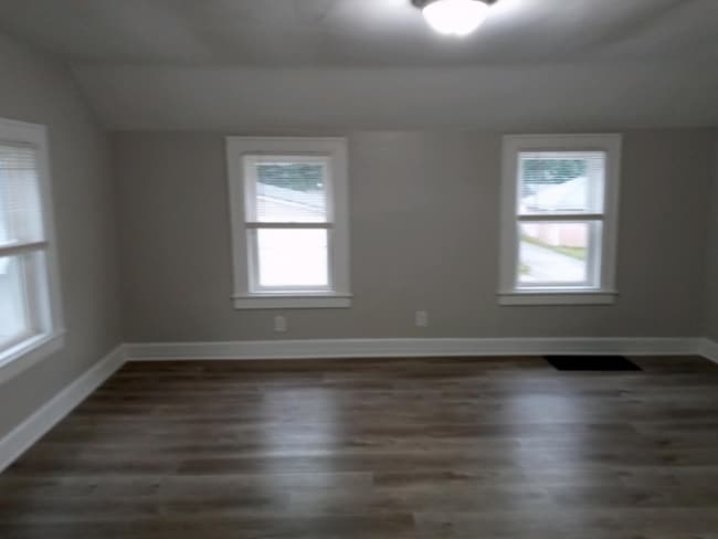 Building Photo - 1045 Walnut St