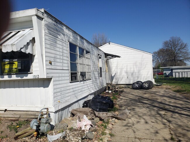Building Photo - 1013 Independence Dr E