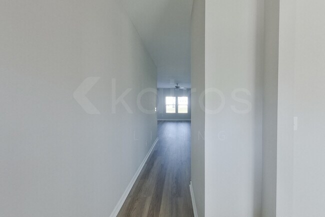 Foto del edificio - 7137 Foggy River Dr