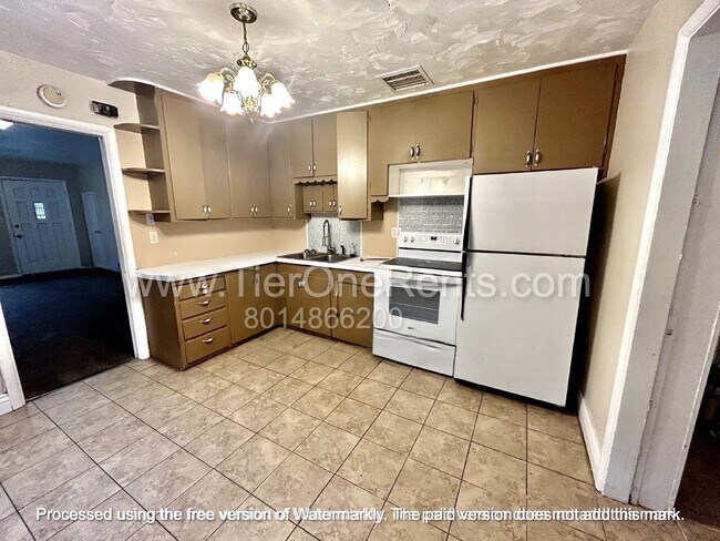 Foto del edificio - This property offers a NO DEPOSIT option available for qualified renters!